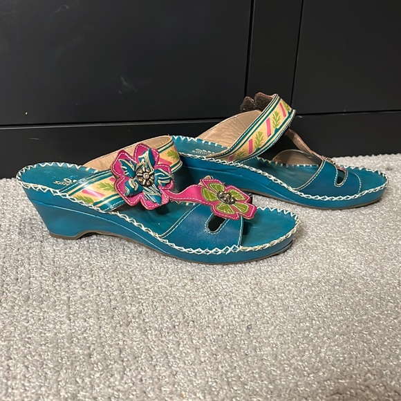 LOVIN’ SPRING STEP FLOWER SANDALS - Picture 1 of 3
